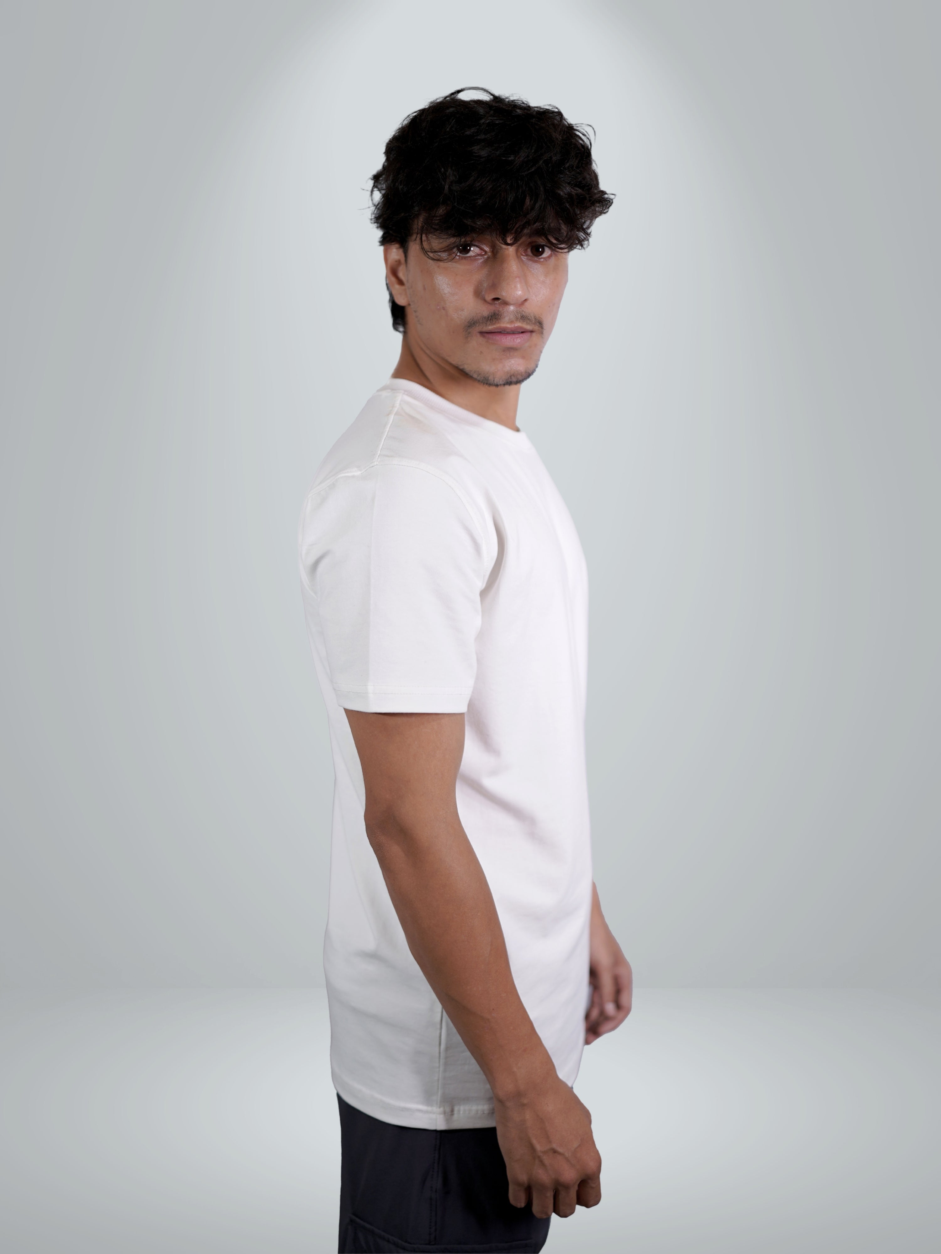 Basic Off-white Regular Fit Tee