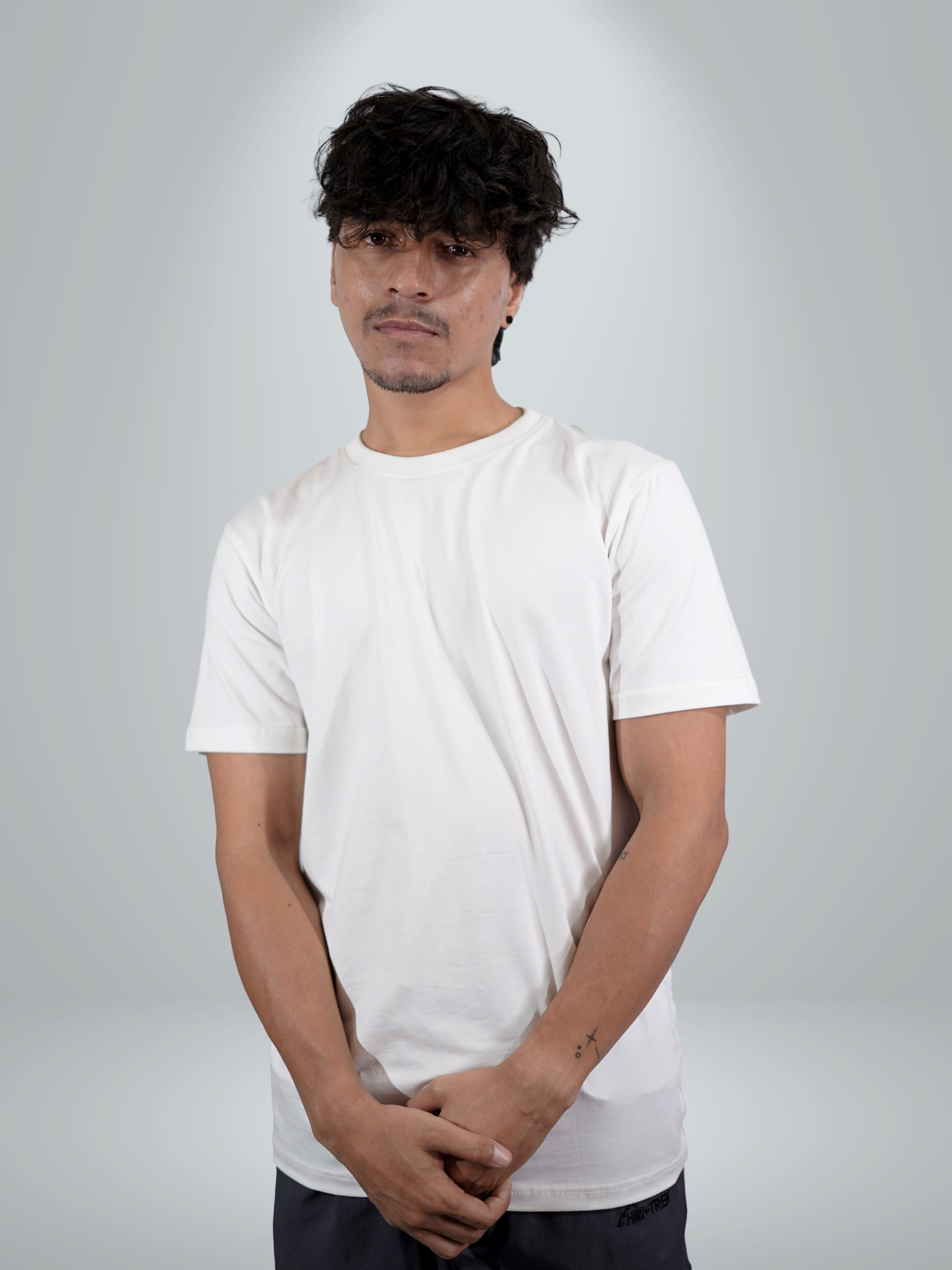 Basic Off-white Regular Fit Tee